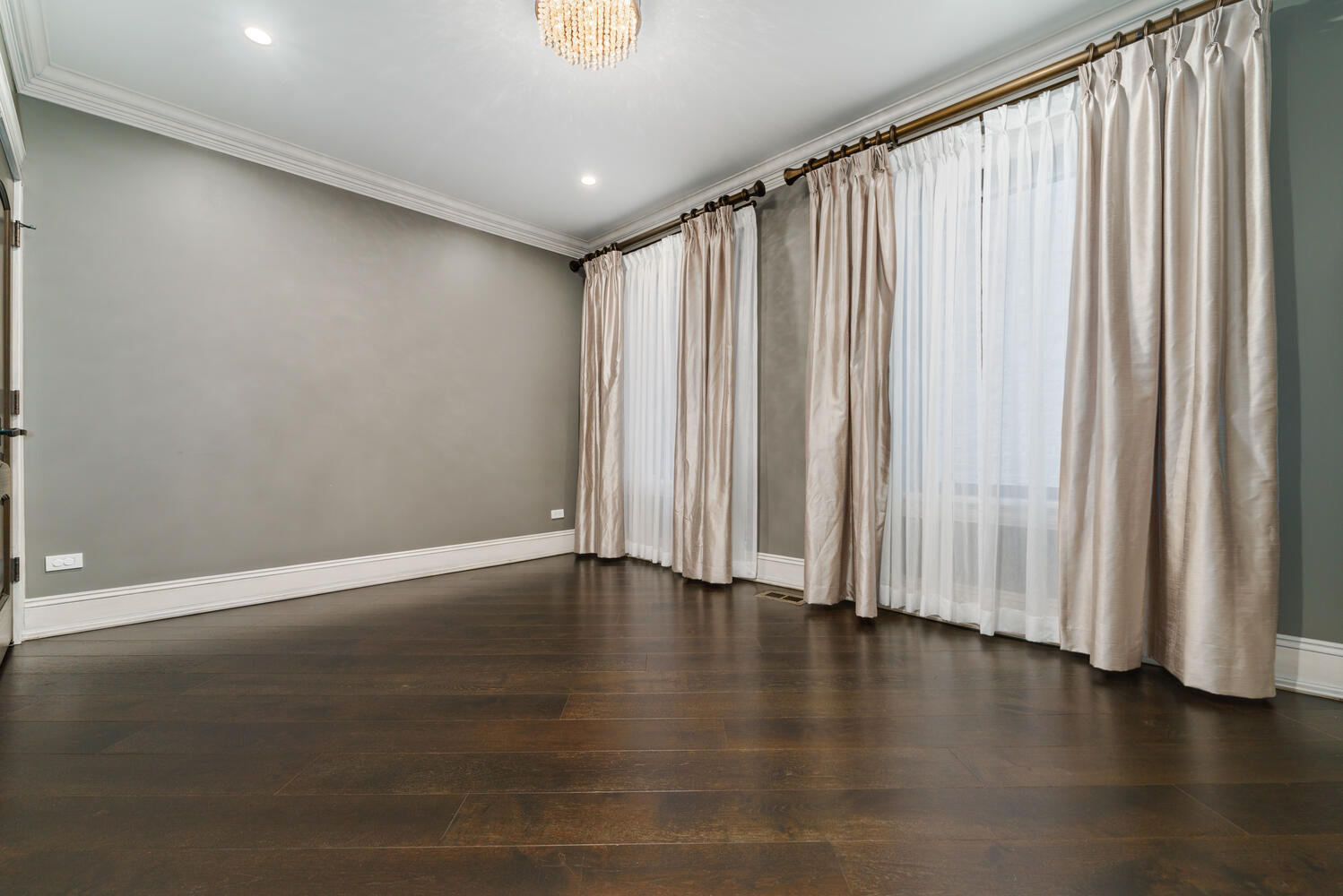 42 E ELM Street Unit: 1