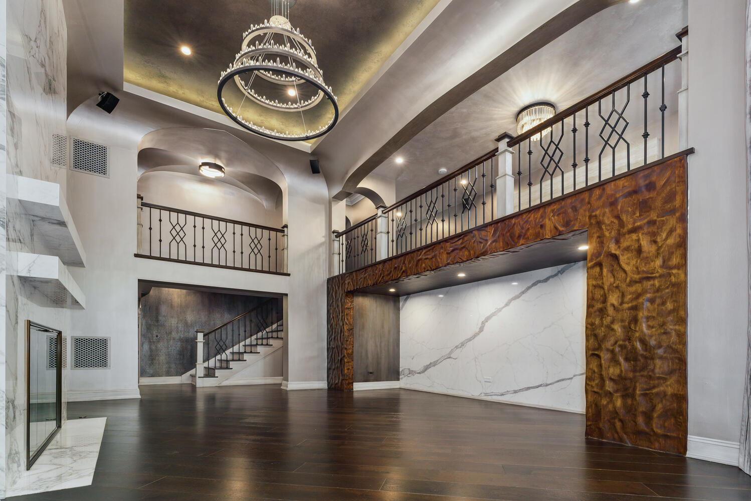 42 E ELM Street Unit: 1