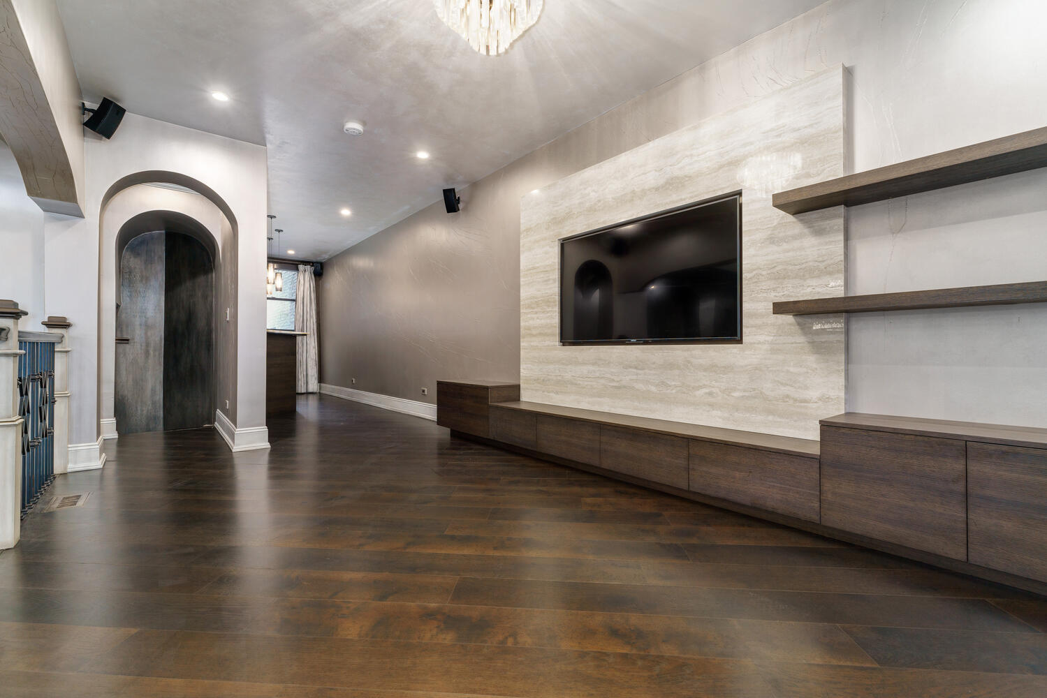 42 E ELM Street Unit: 1