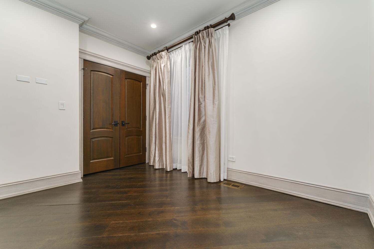 42 E ELM Street Unit: 1