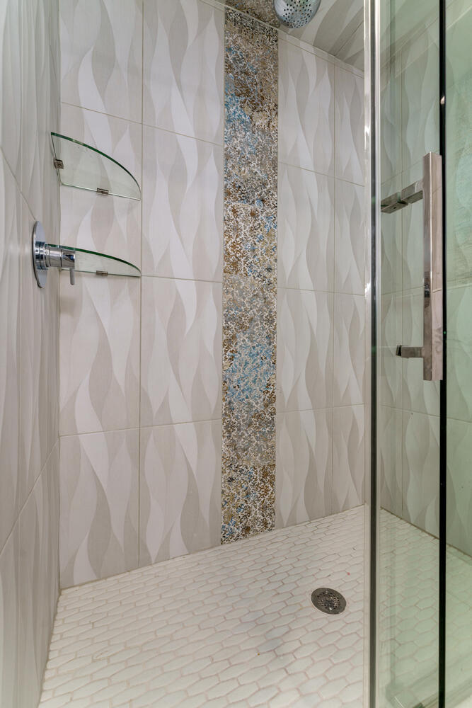 42 E ELM Street Unit: 1