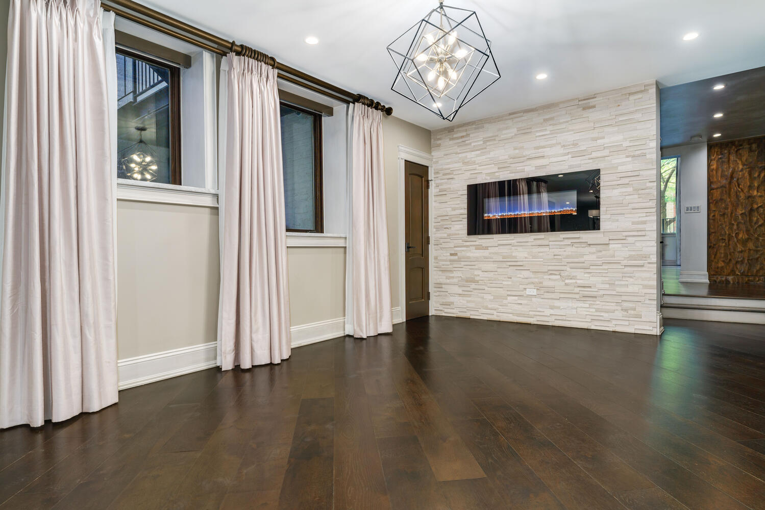 42 E ELM Street Unit: 1