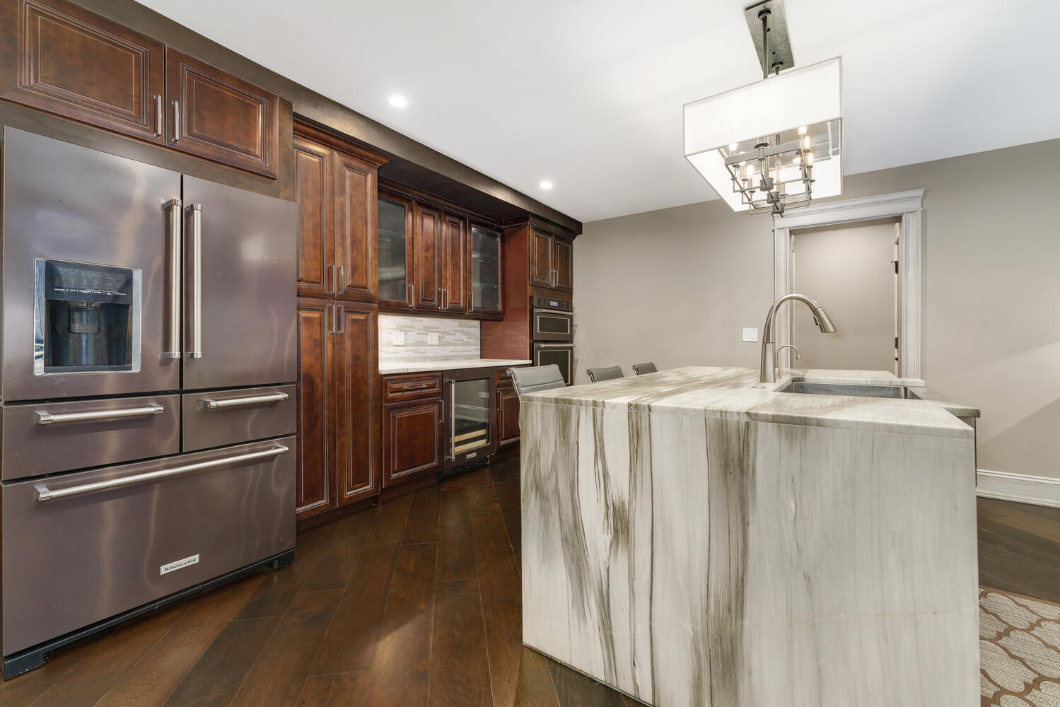 42 E ELM Street Unit: 1