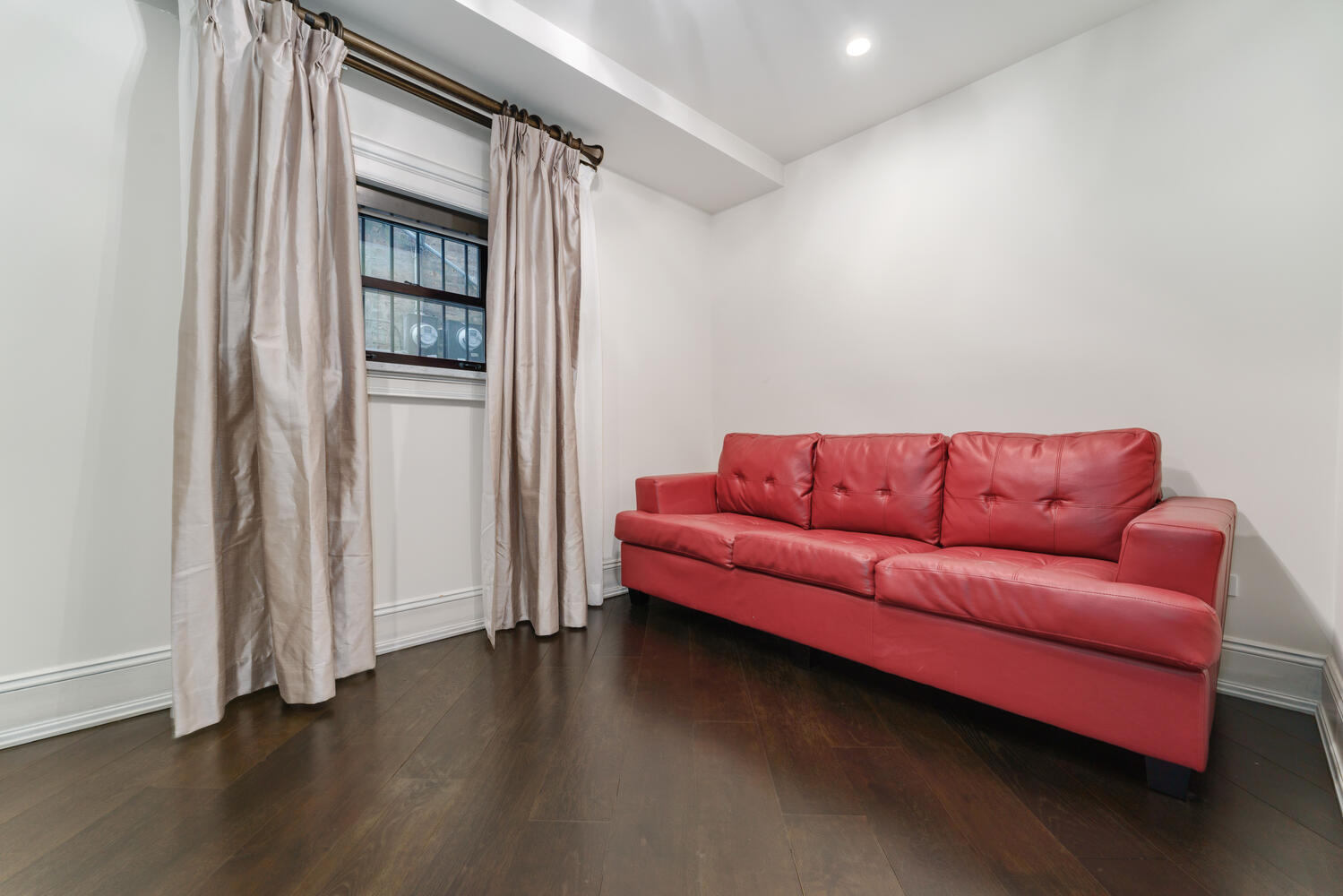 42 E ELM Street Unit: 1