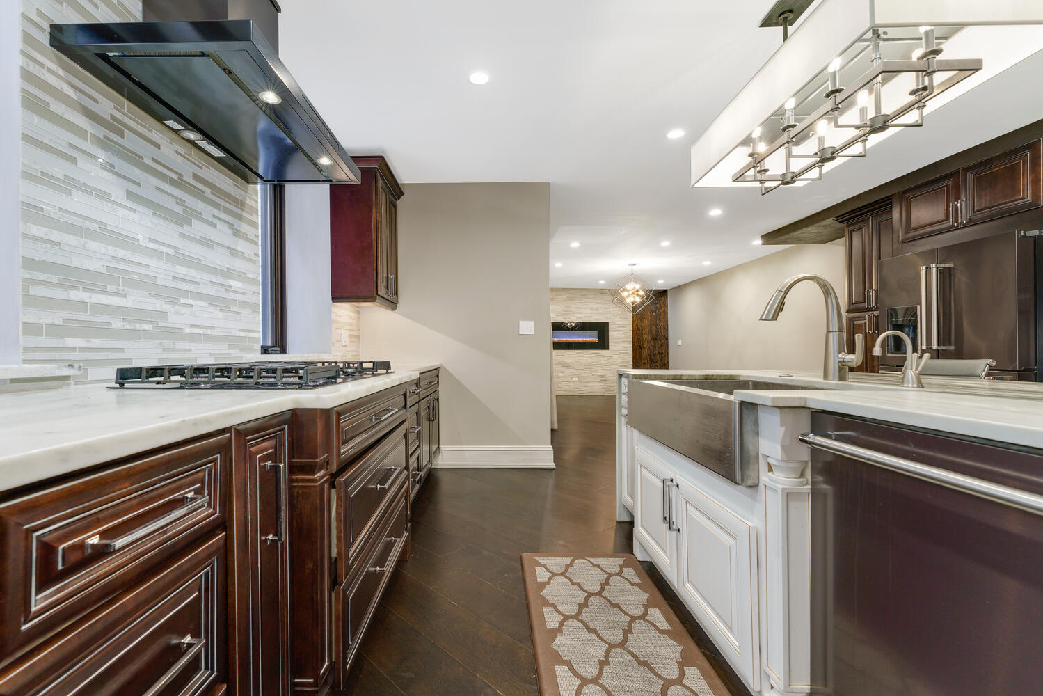 42 E ELM Street Unit: 1