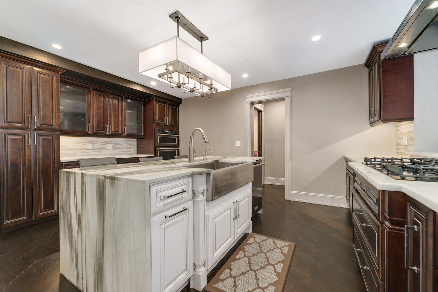 42 E ELM Street Unit: 1