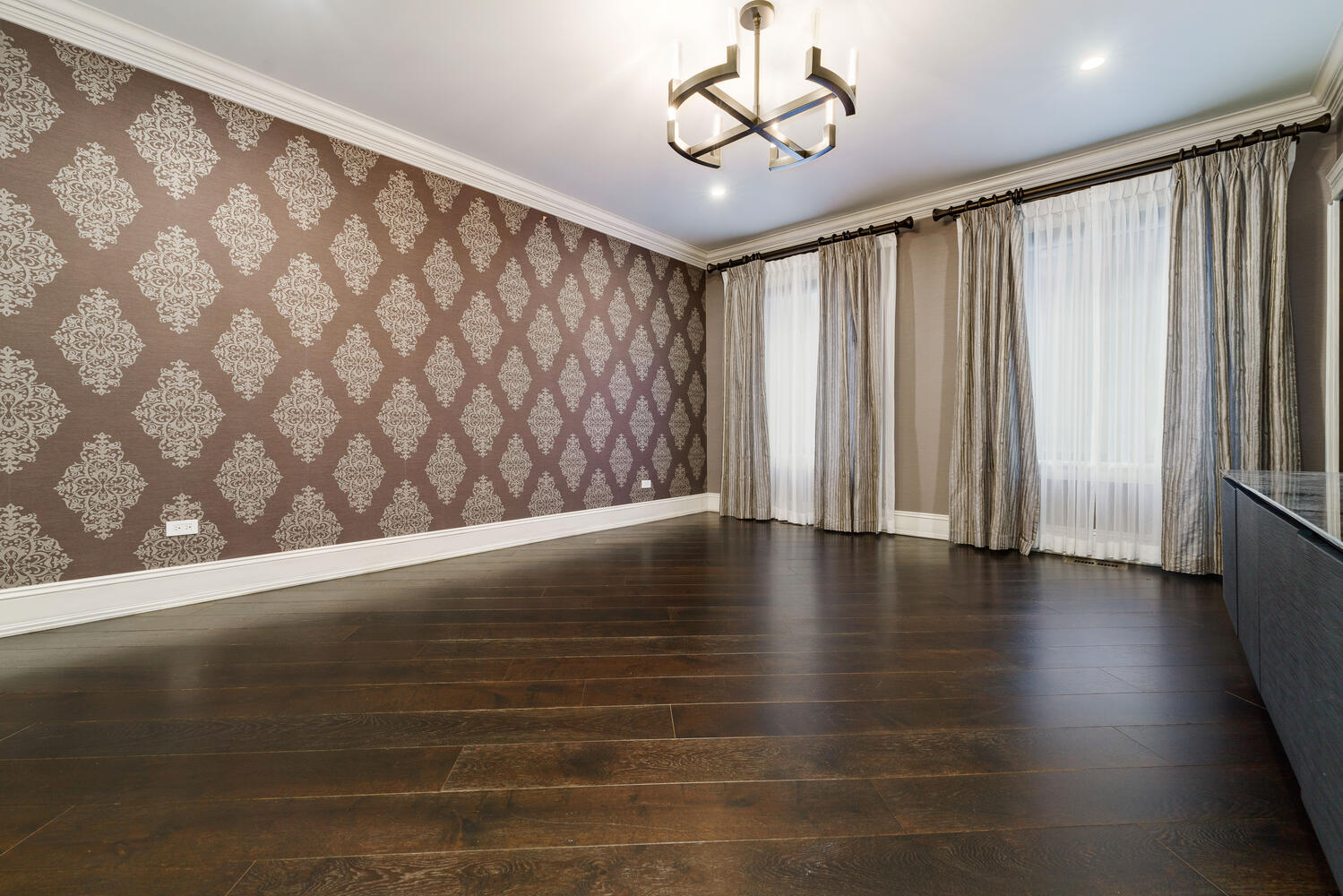 42 E ELM Street Unit: 1