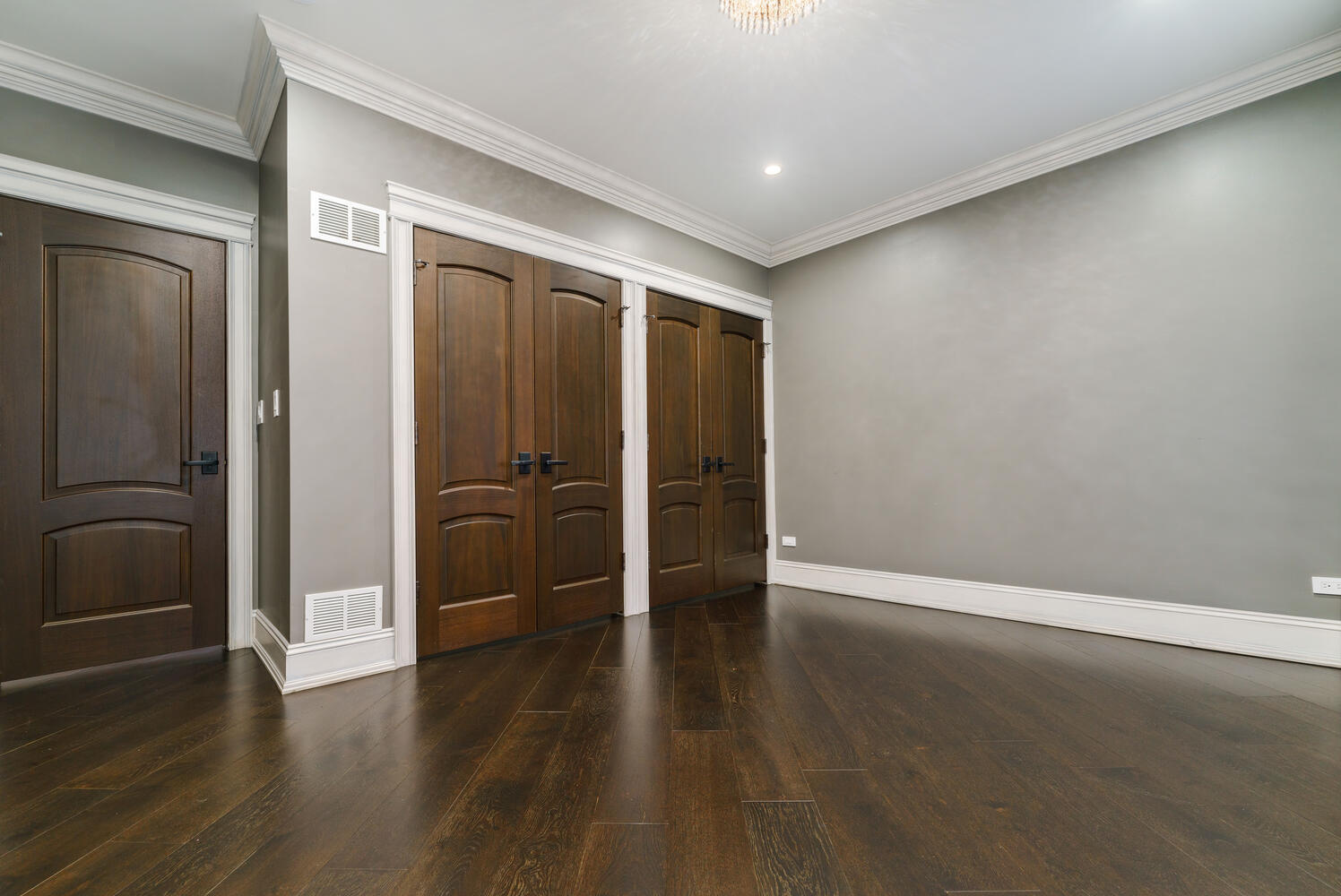 42 E ELM Street Unit: 1