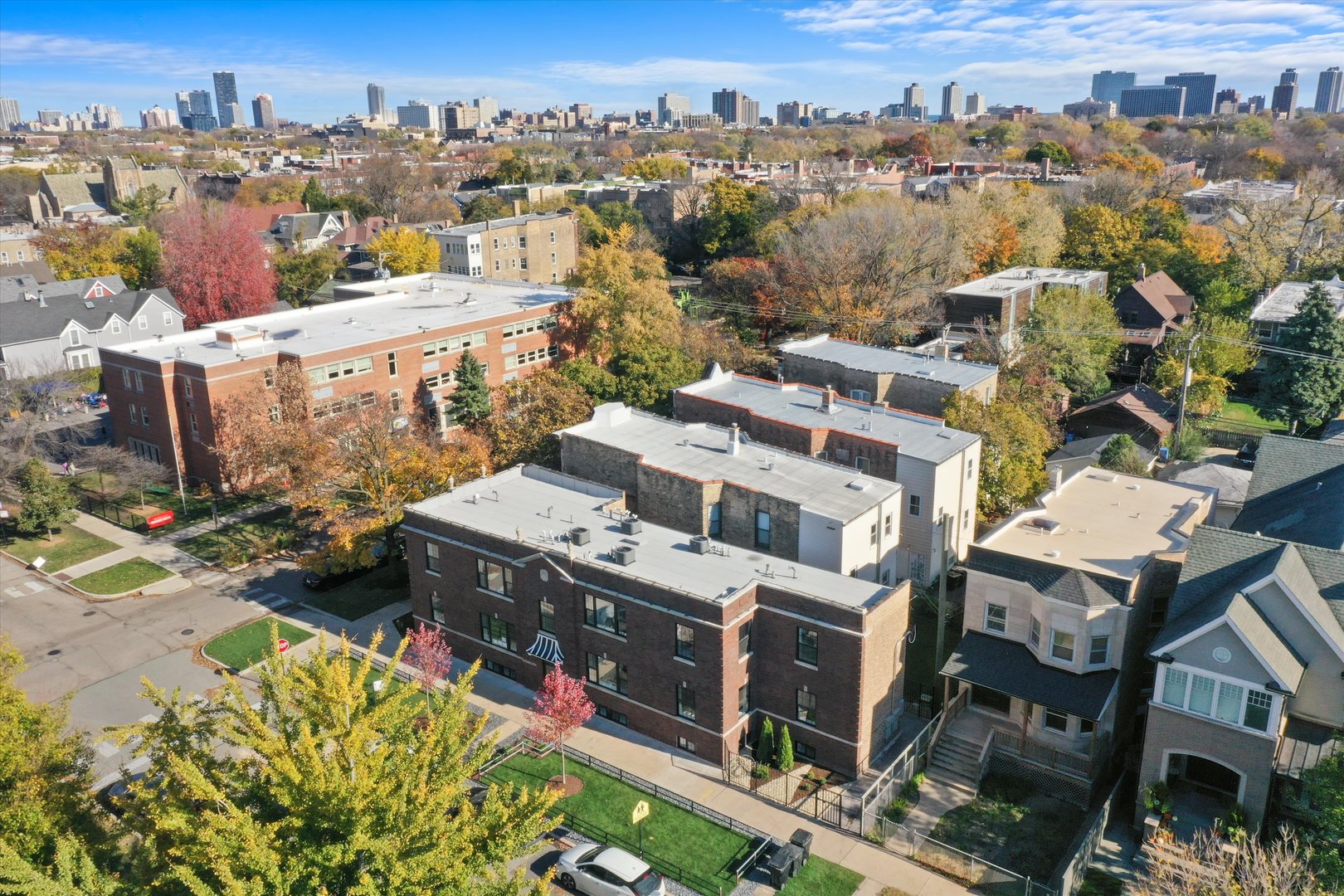 4153 N Hermitage Avenue