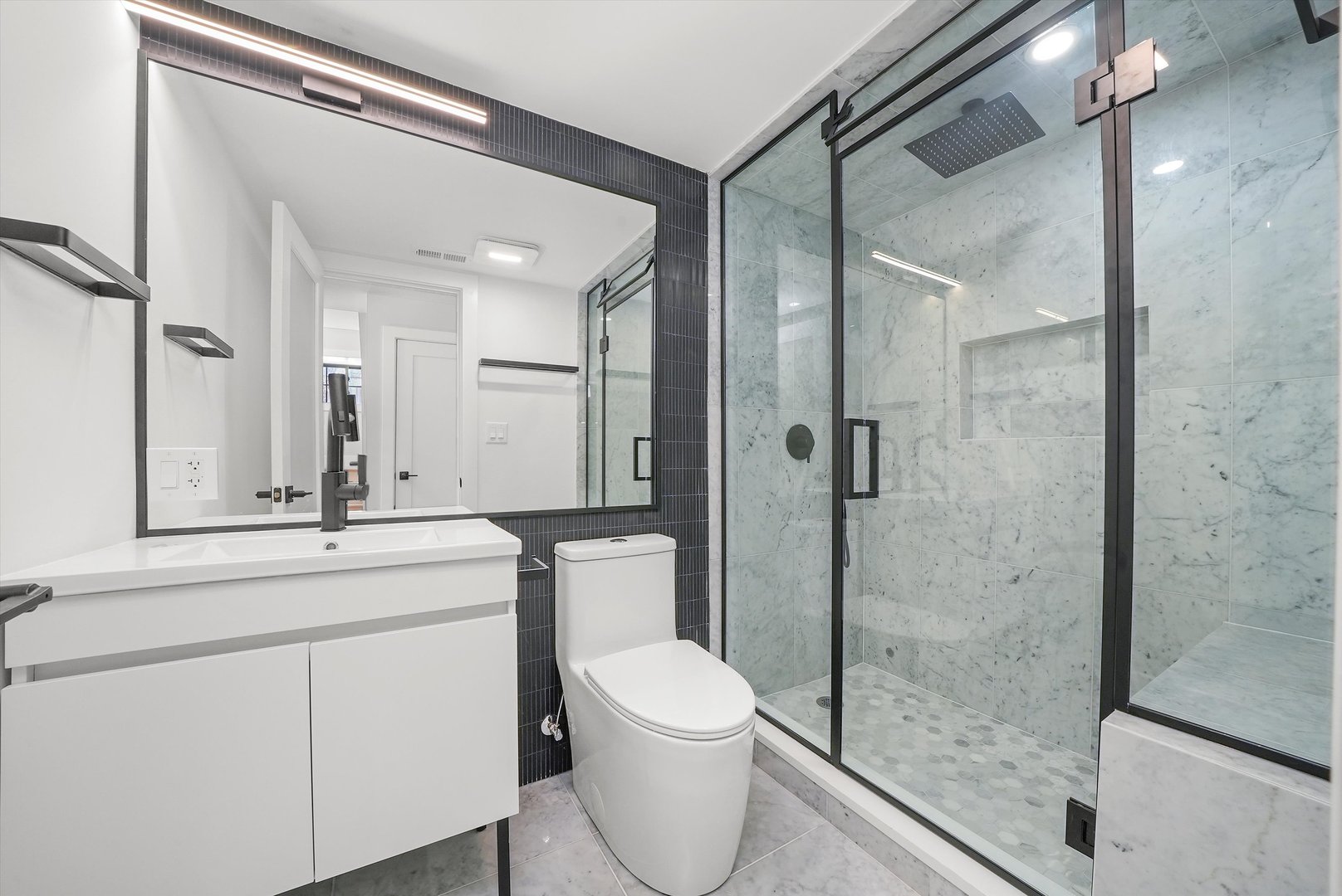 4153 N Hermitage Avenue