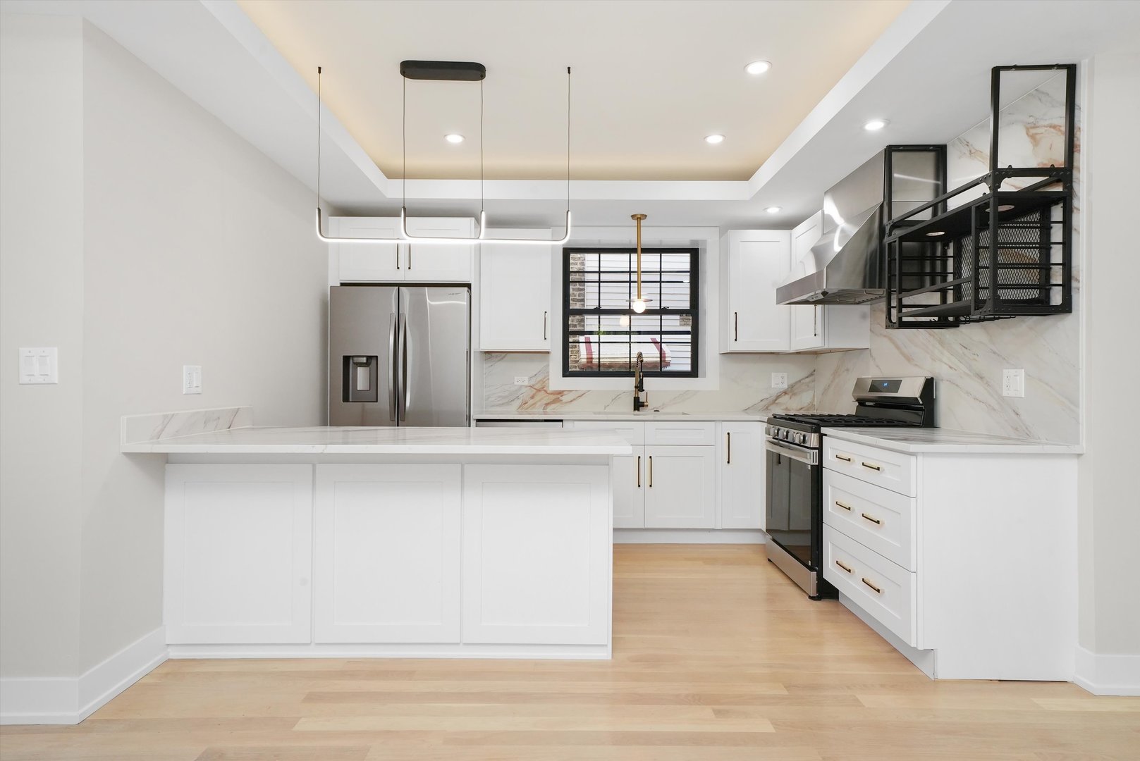 4153 N Hermitage Avenue