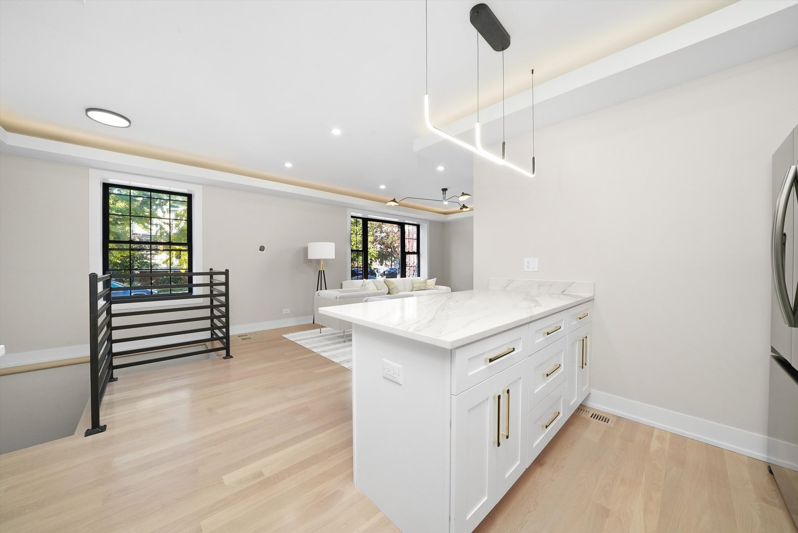 4153 N Hermitage Avenue