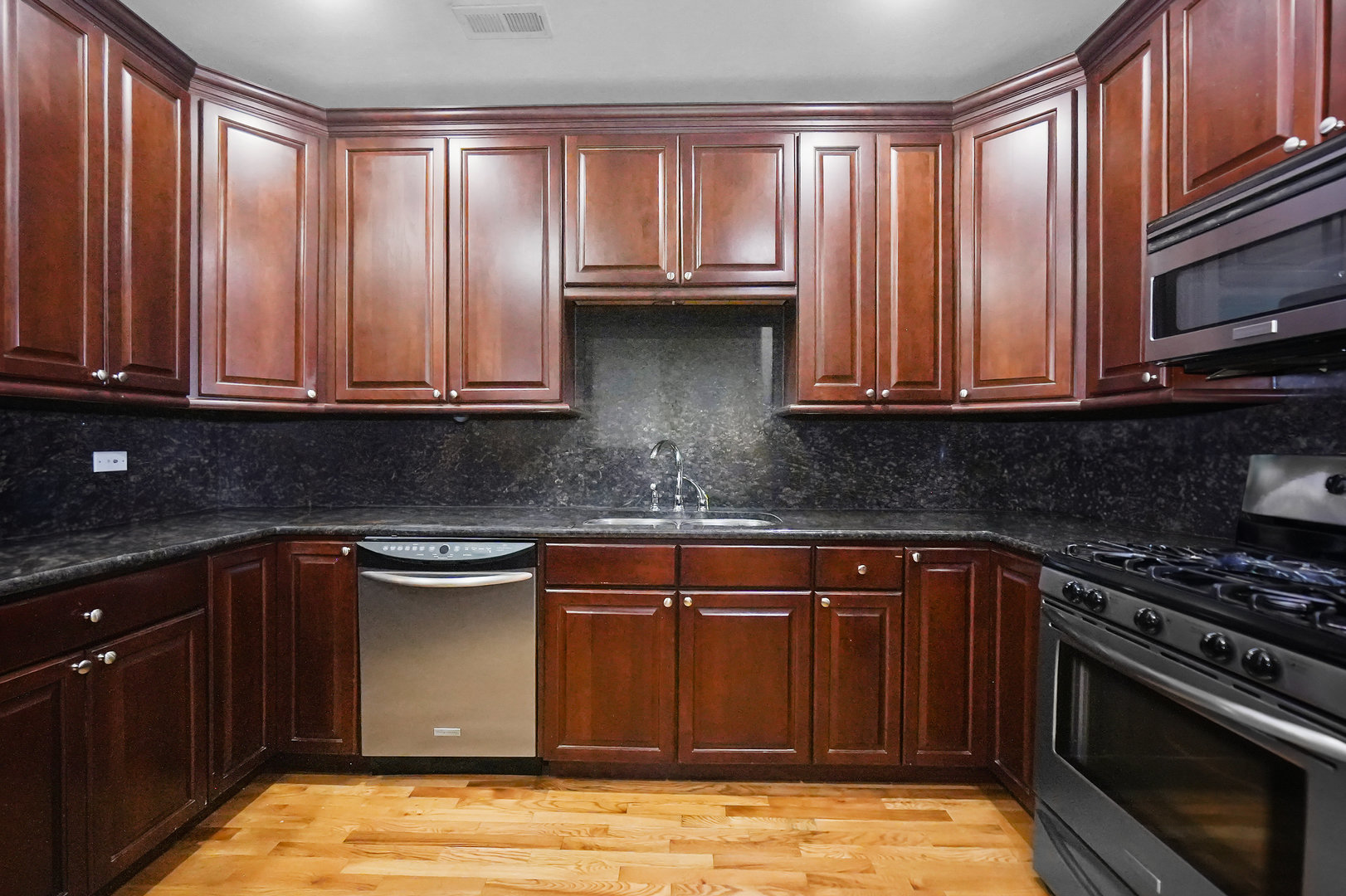 453 N May Street Unit: GS