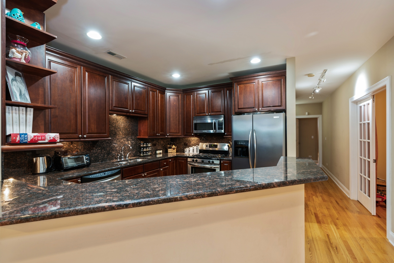 453 N May Street Unit: GS