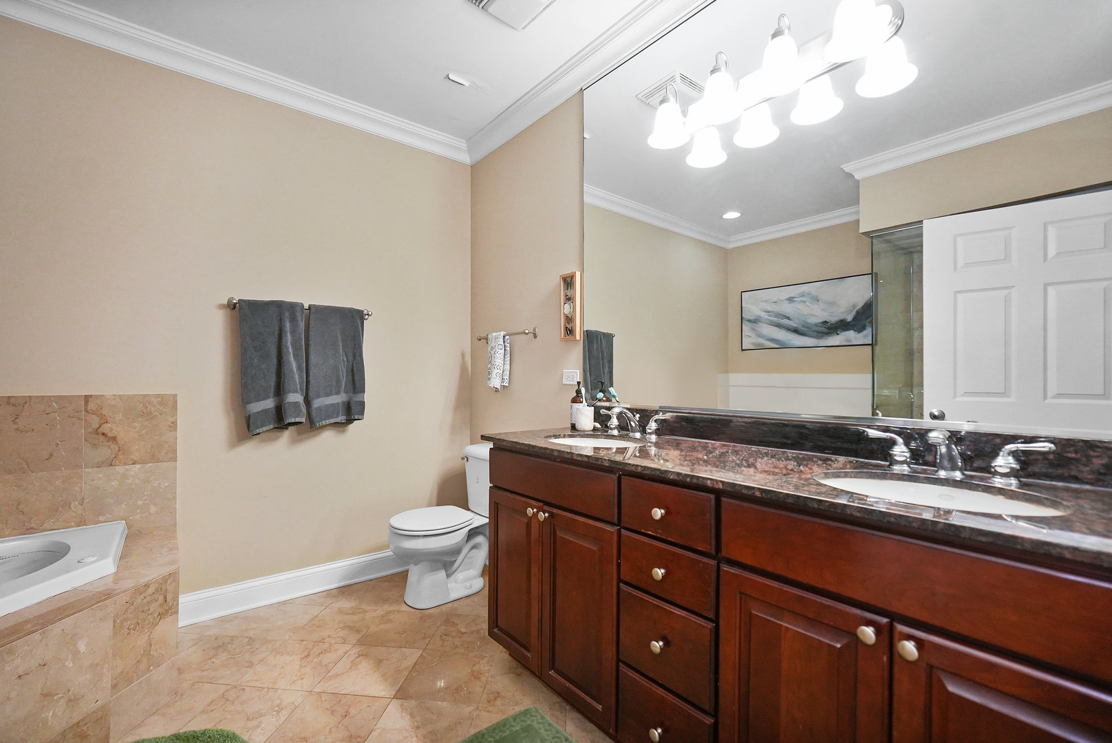 453 N May Street Unit: GS