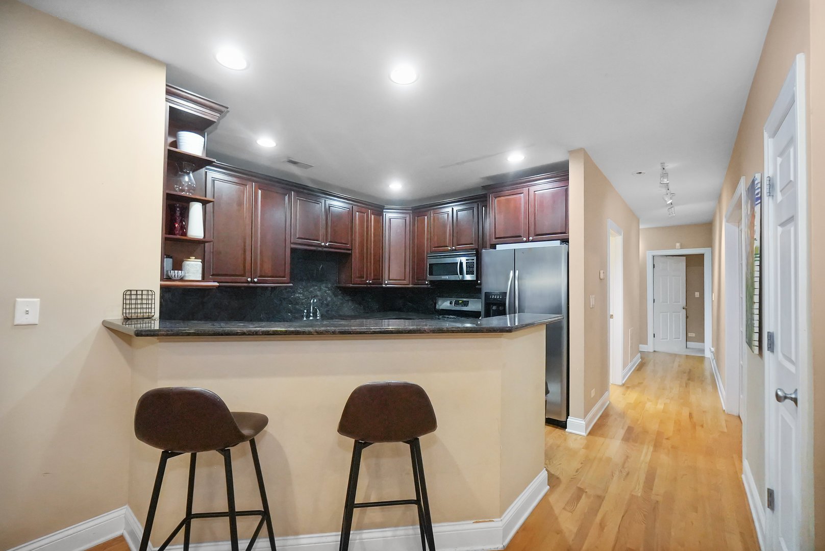 453 N May Street Unit: GS