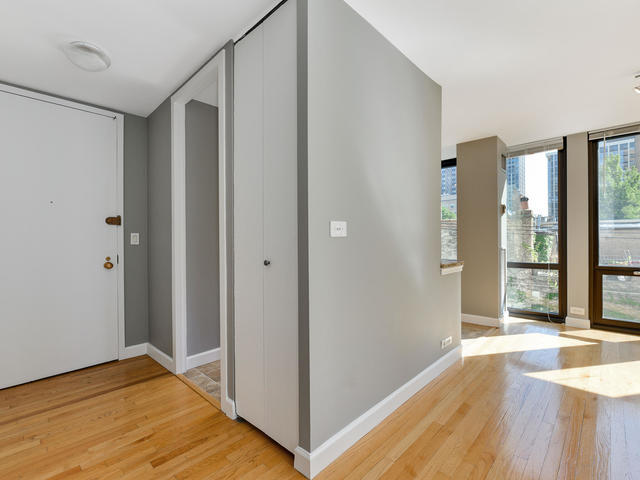 1 E Scott Street Unit: 404