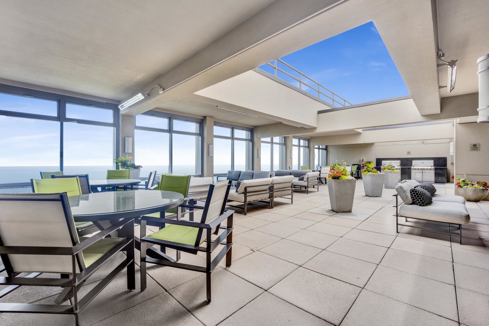 65 E MONROE Street Unit: 4203