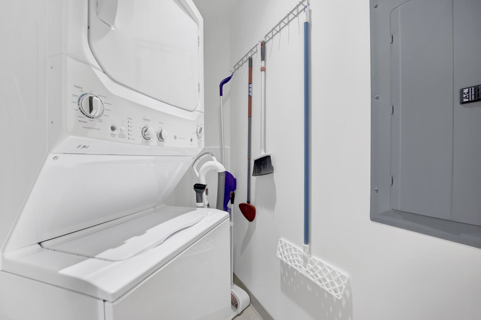 65 E MONROE Street Unit: 4203