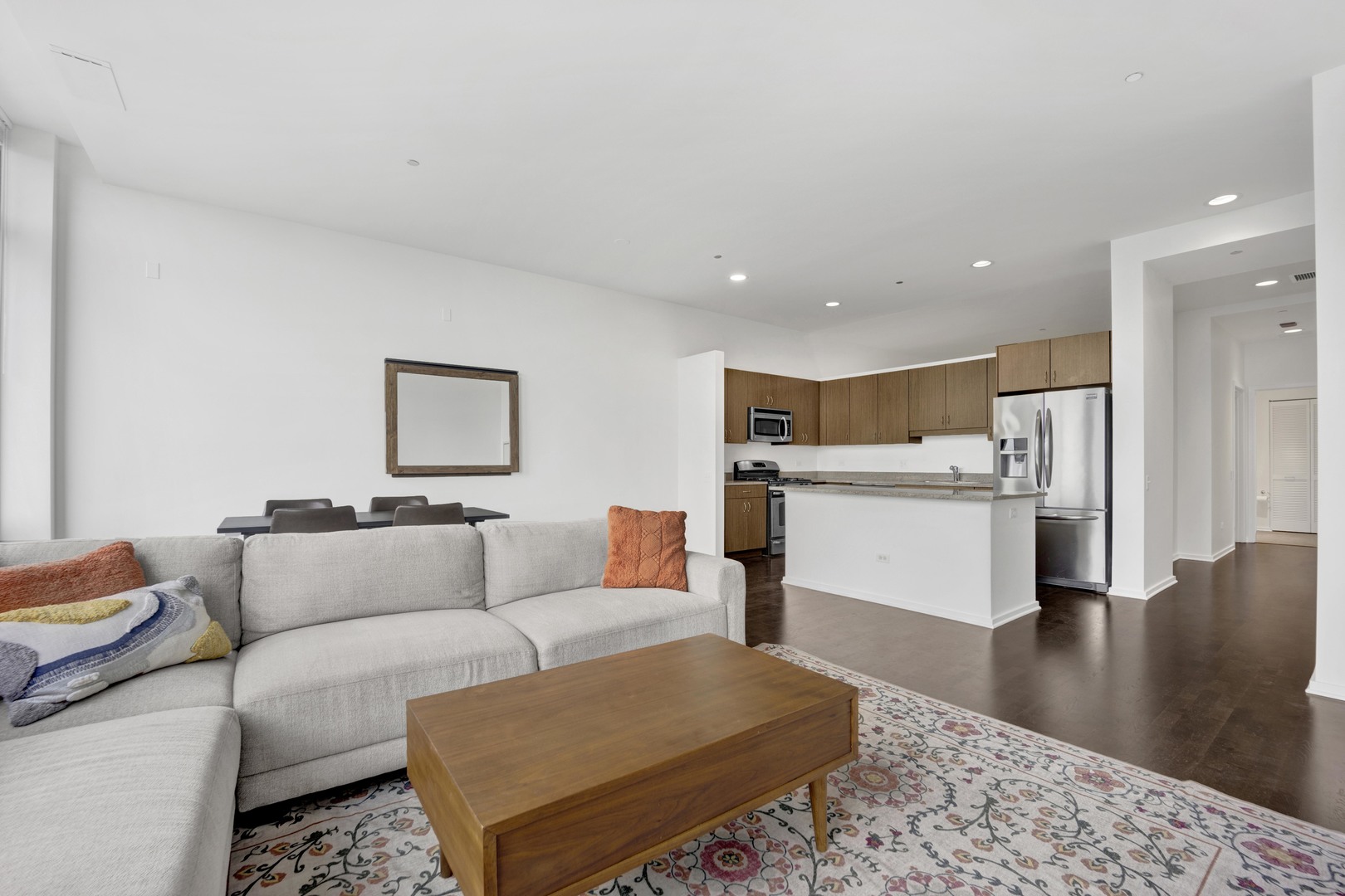 65 E MONROE Street Unit: 4203