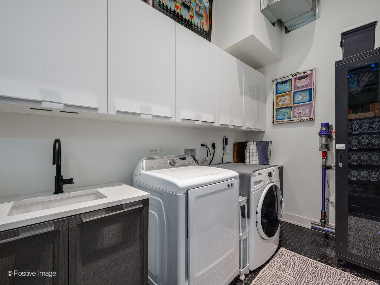 676 N Kingsbury Street Unit: 104