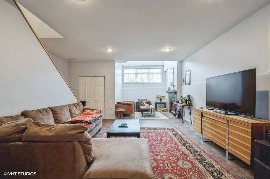 1508 W Erie Street Unit: 1