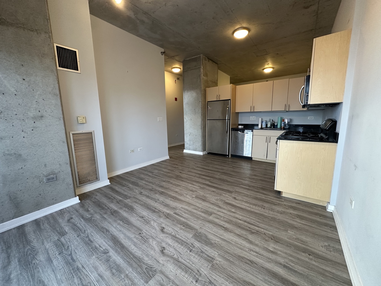 235 W Van Buren Street Unit: 1804