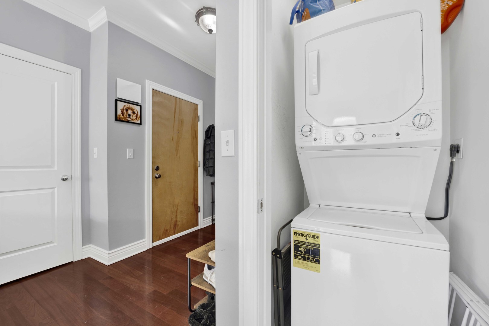 1608 W BYRON Street Unit: 2E