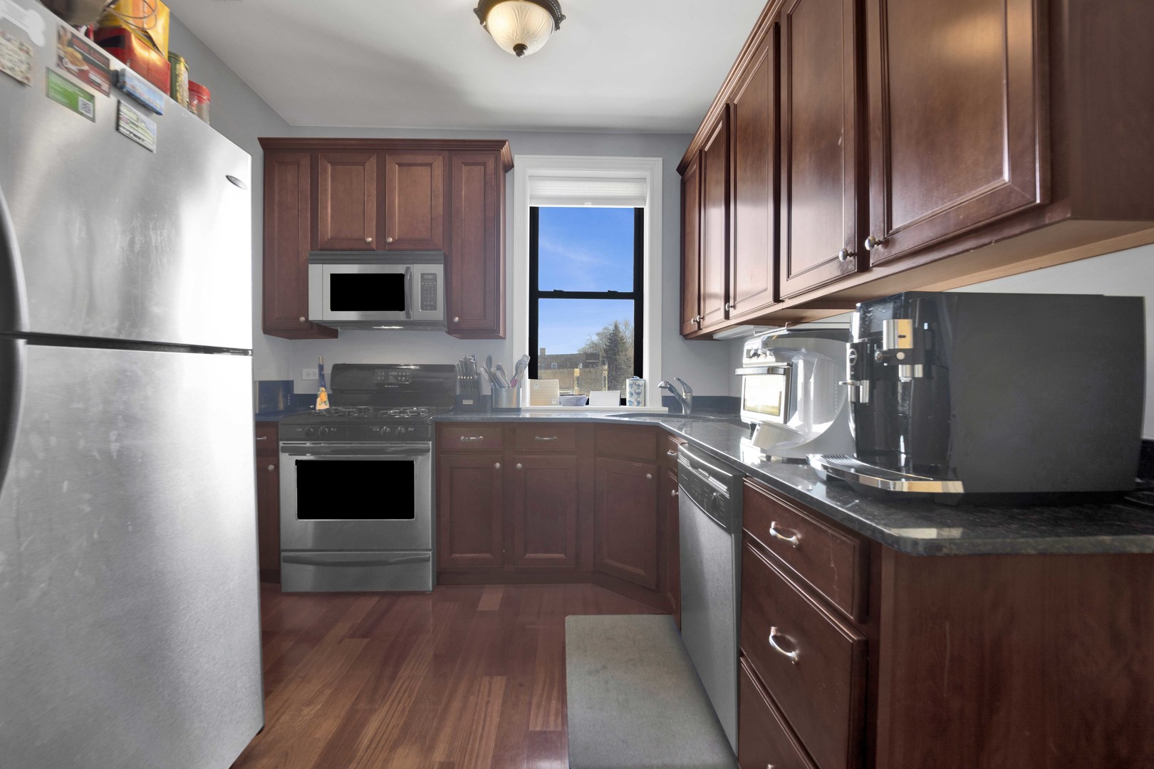 1608 W BYRON Street Unit: 2E