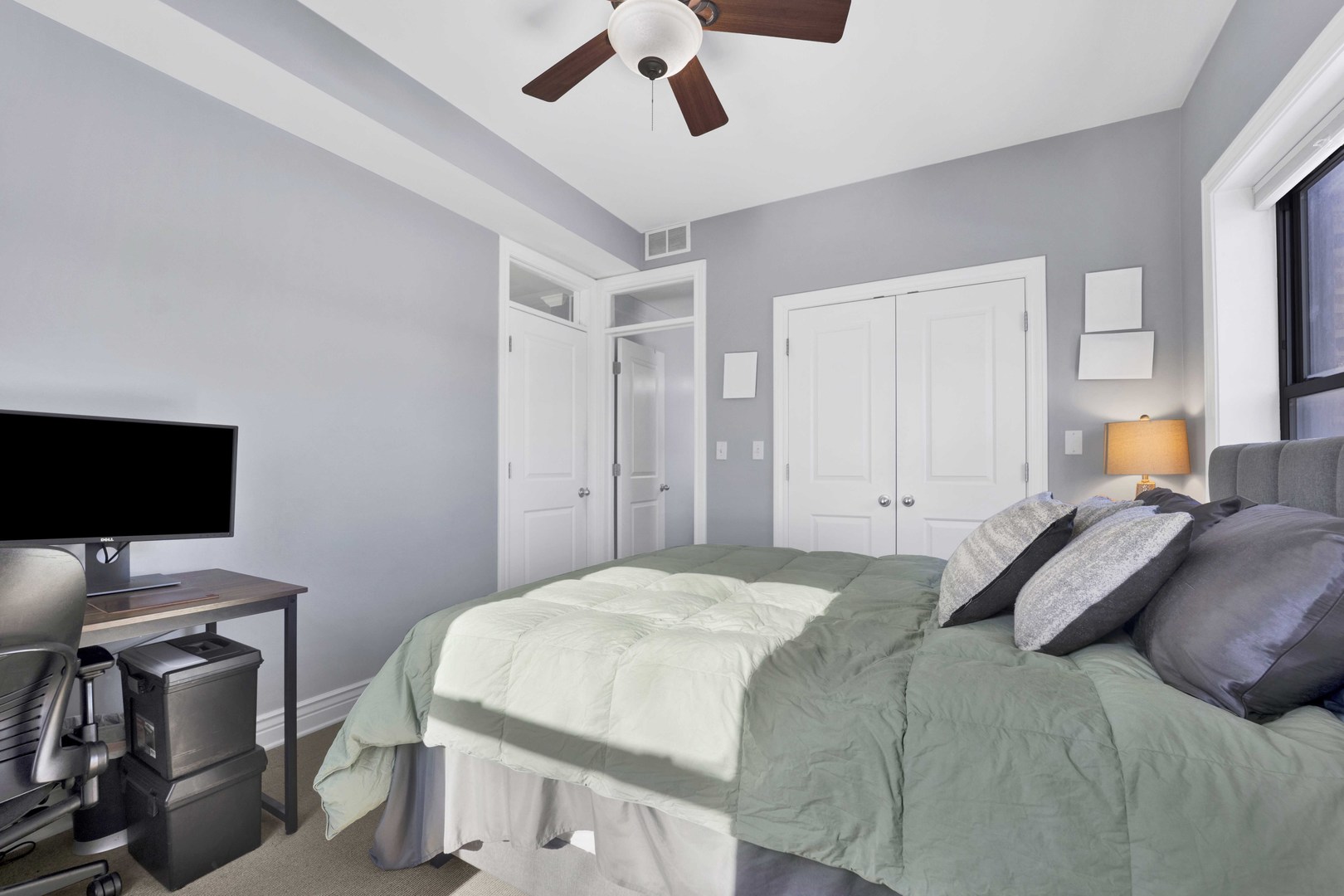 1608 W BYRON Street Unit: 2E