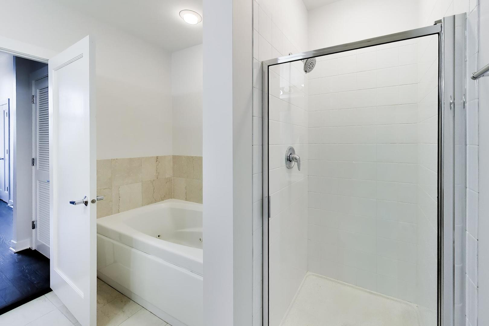 725 N Aberdeen Street Unit: 202