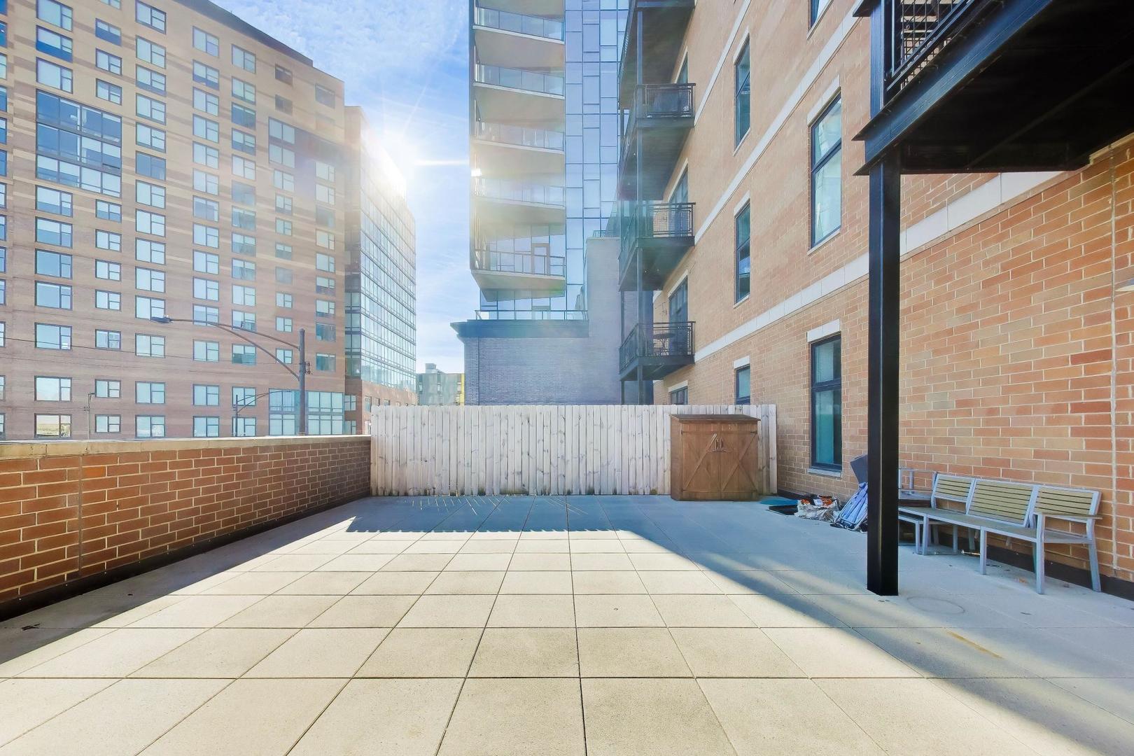 725 N Aberdeen Street Unit: 202