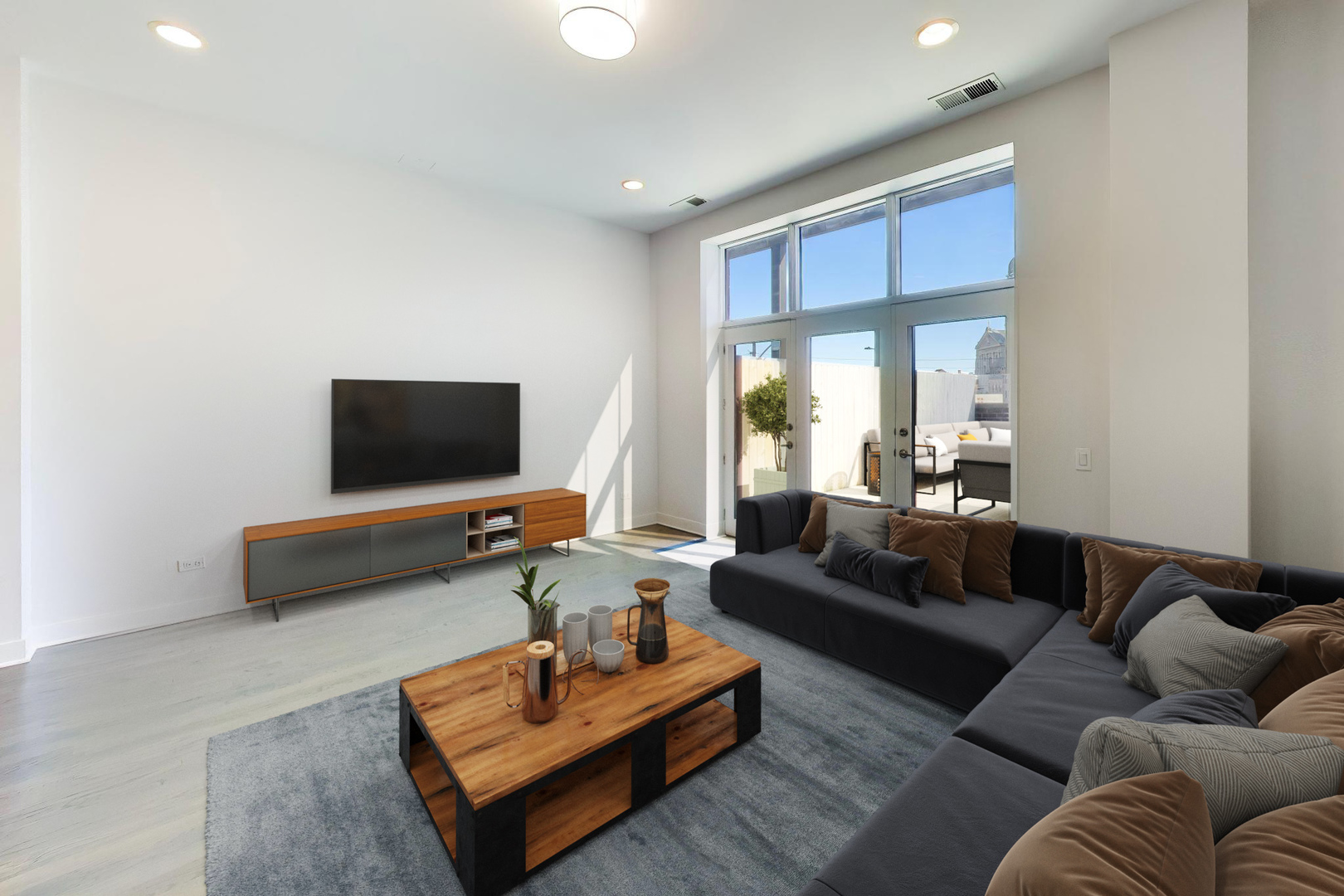 725 N Aberdeen Street Unit: 202