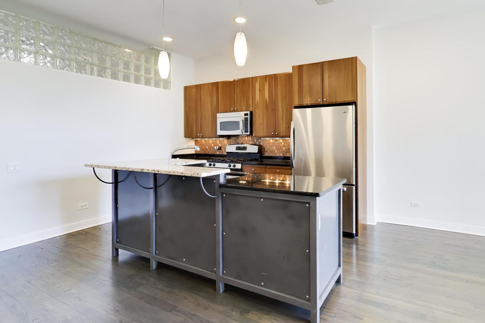 725 N Aberdeen Street Unit: 202
