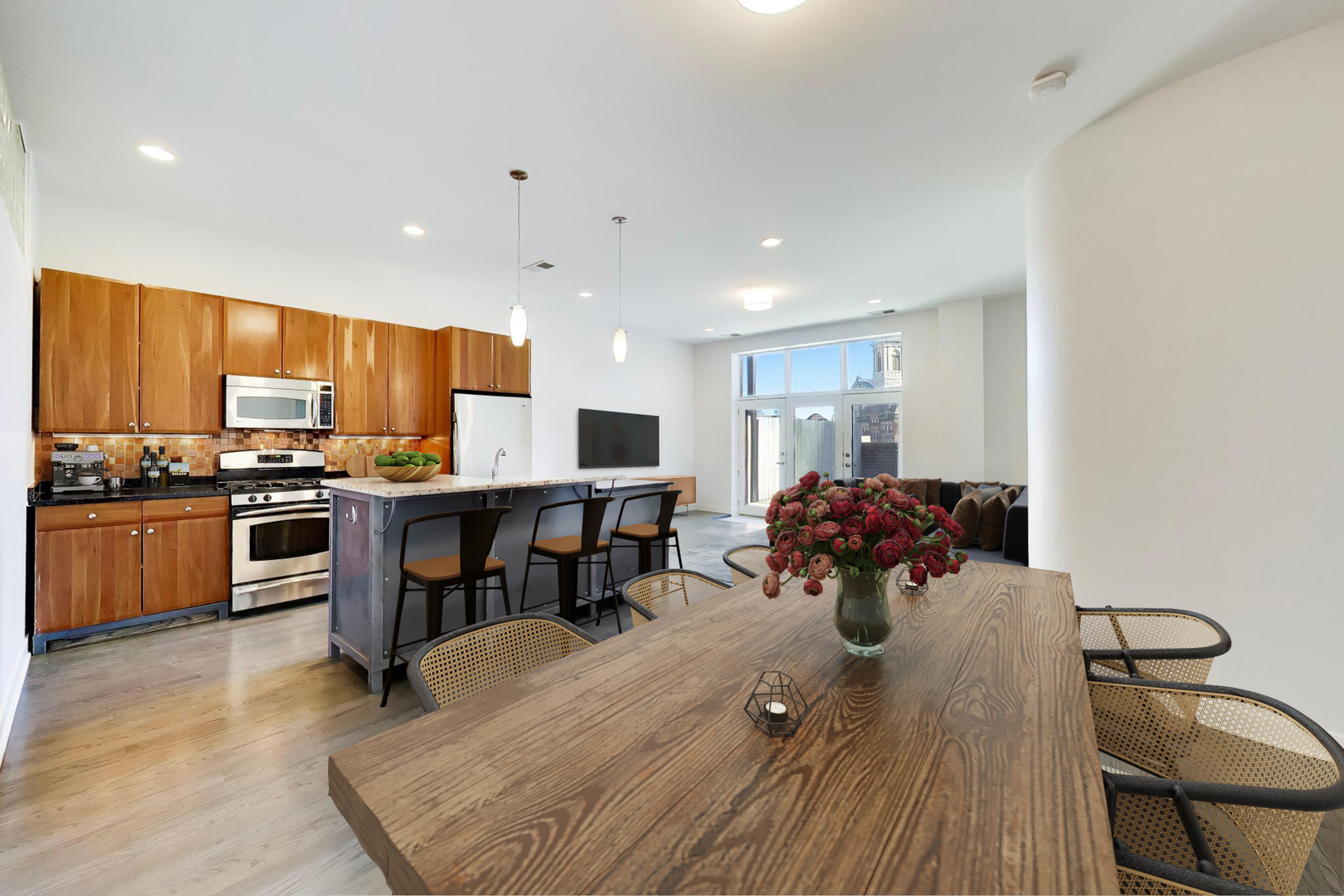 725 N Aberdeen Street Unit: 202