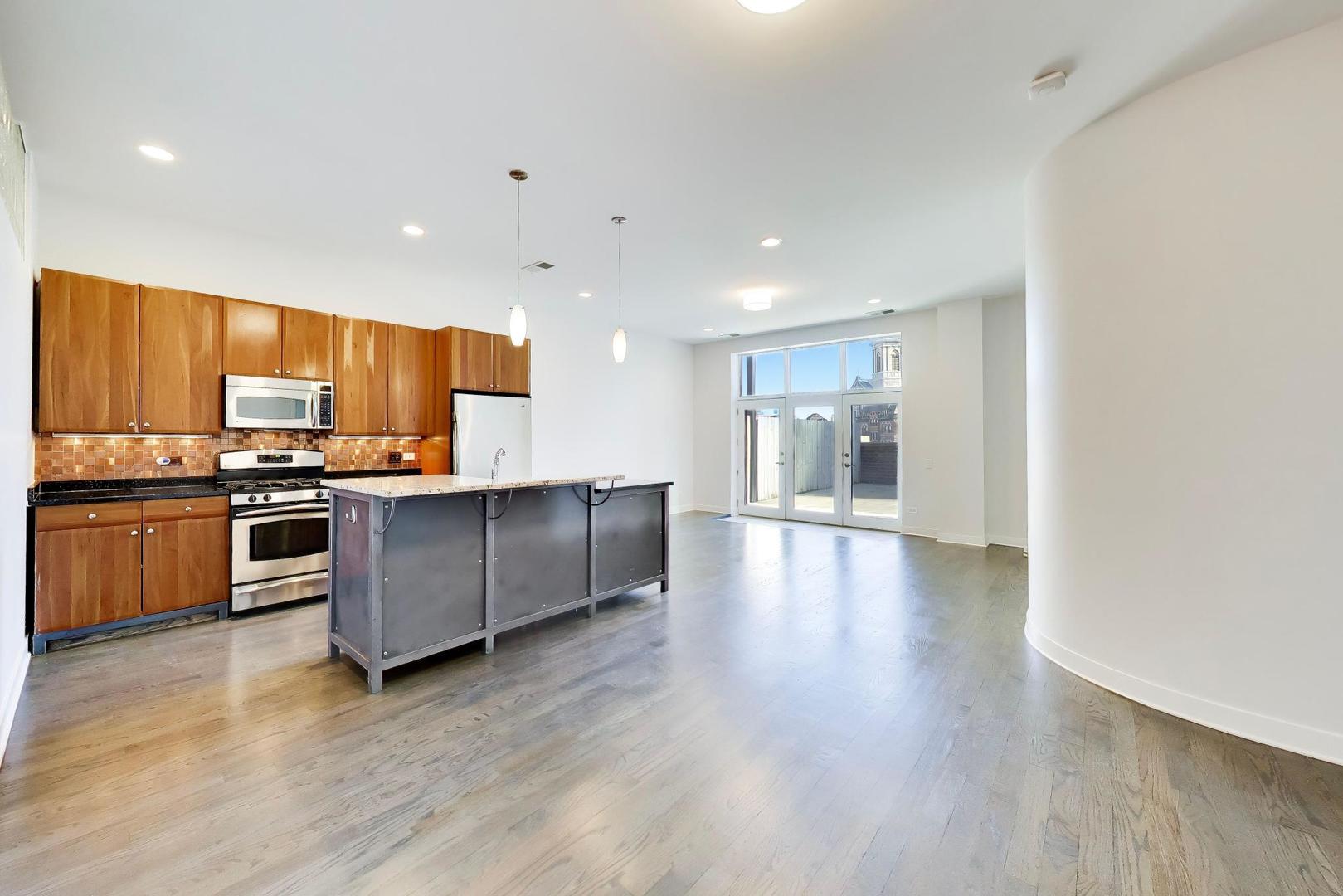 725 N Aberdeen Street Unit: 202