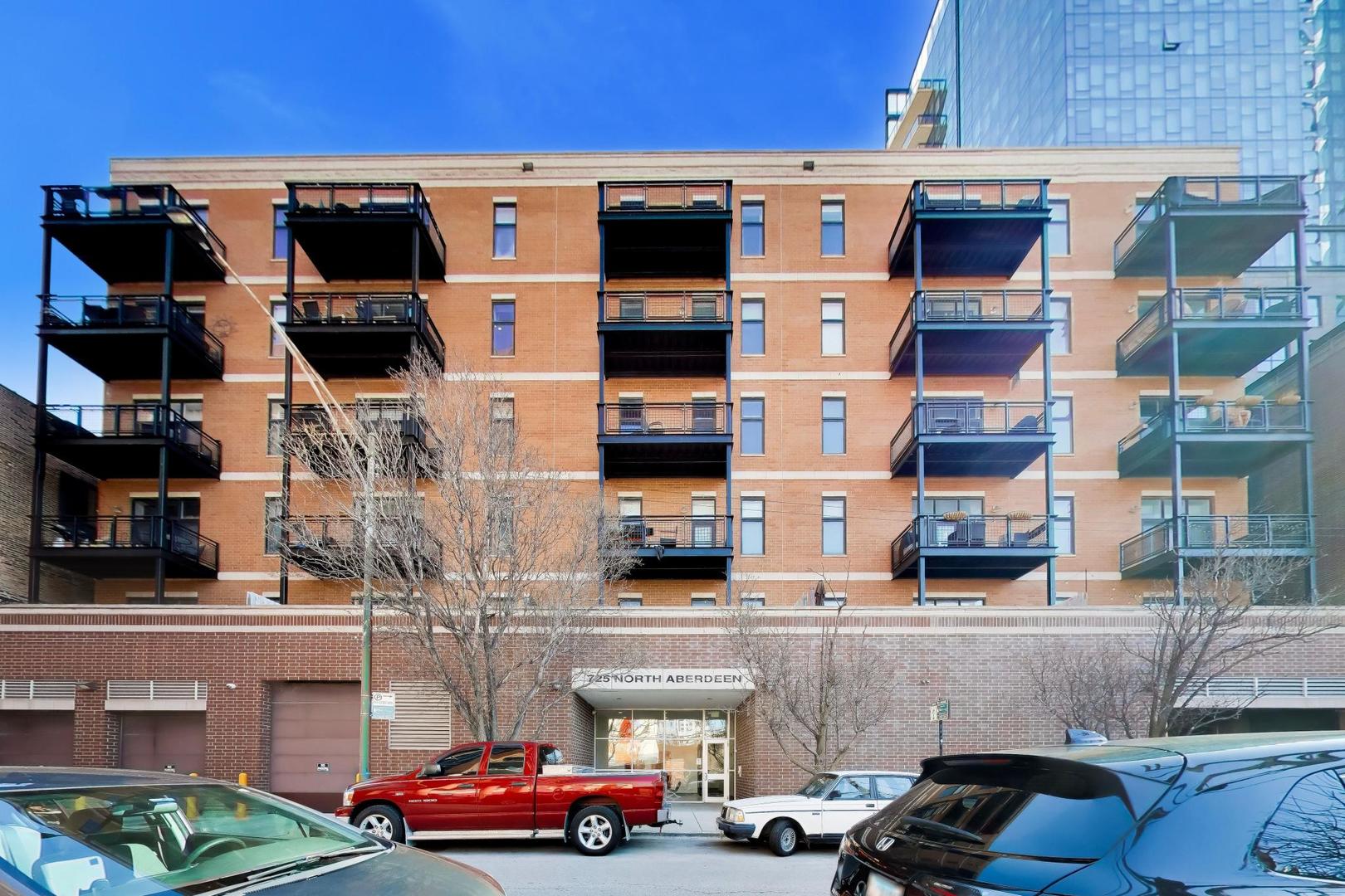 725 N Aberdeen Street Unit: 202