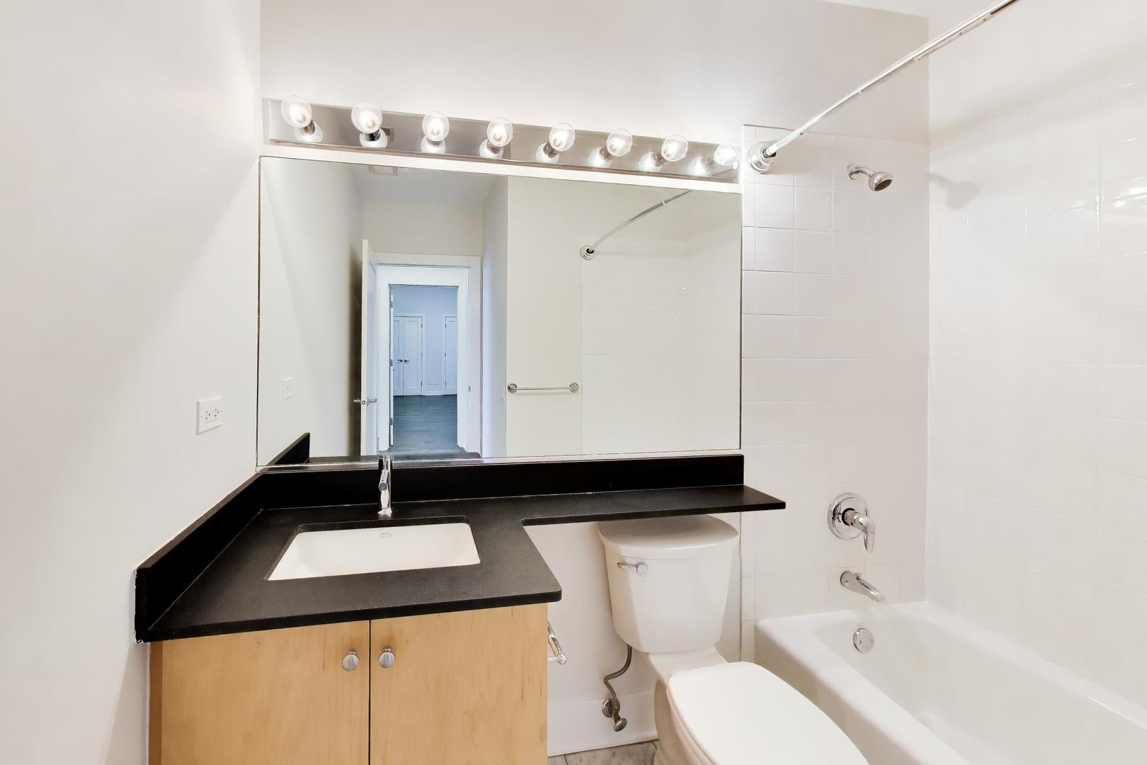 725 N Aberdeen Street Unit: 202
