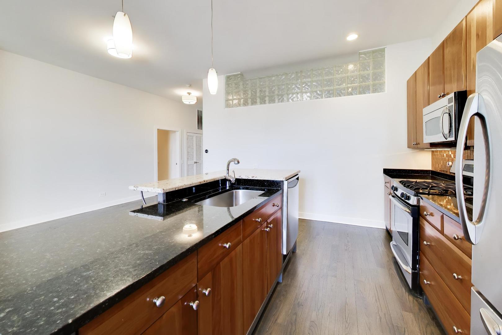 725 N Aberdeen Street Unit: 202