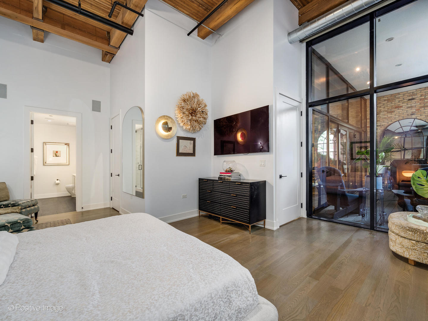 676 N Kingsbury Street Unit: 104