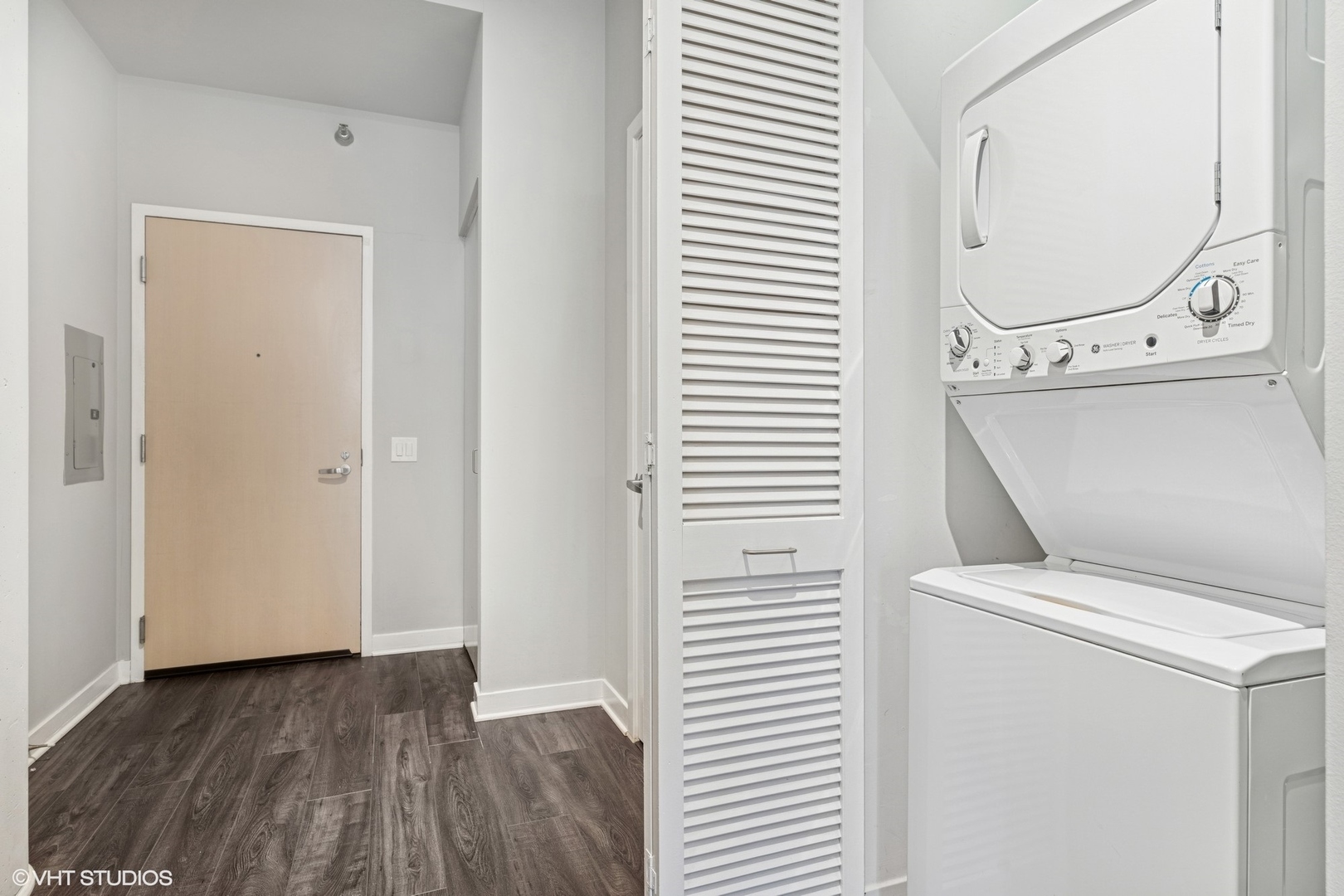 720 N Larrabee Street Unit: 1609
