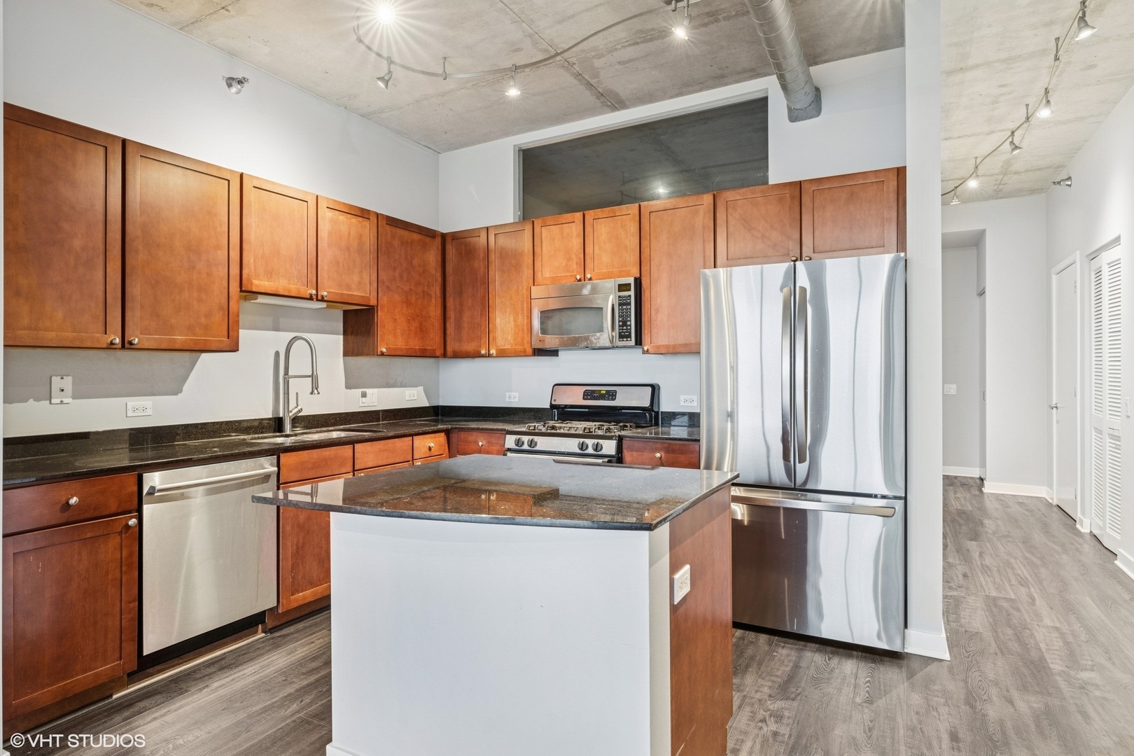 720 N Larrabee Street Unit: 1609