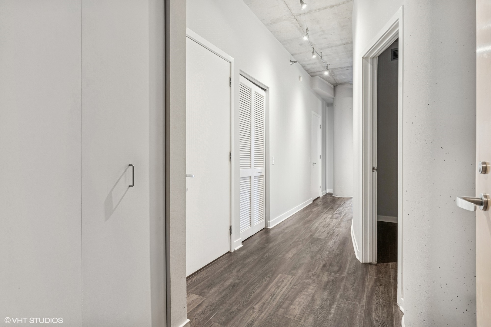 720 N Larrabee Street Unit: 1609