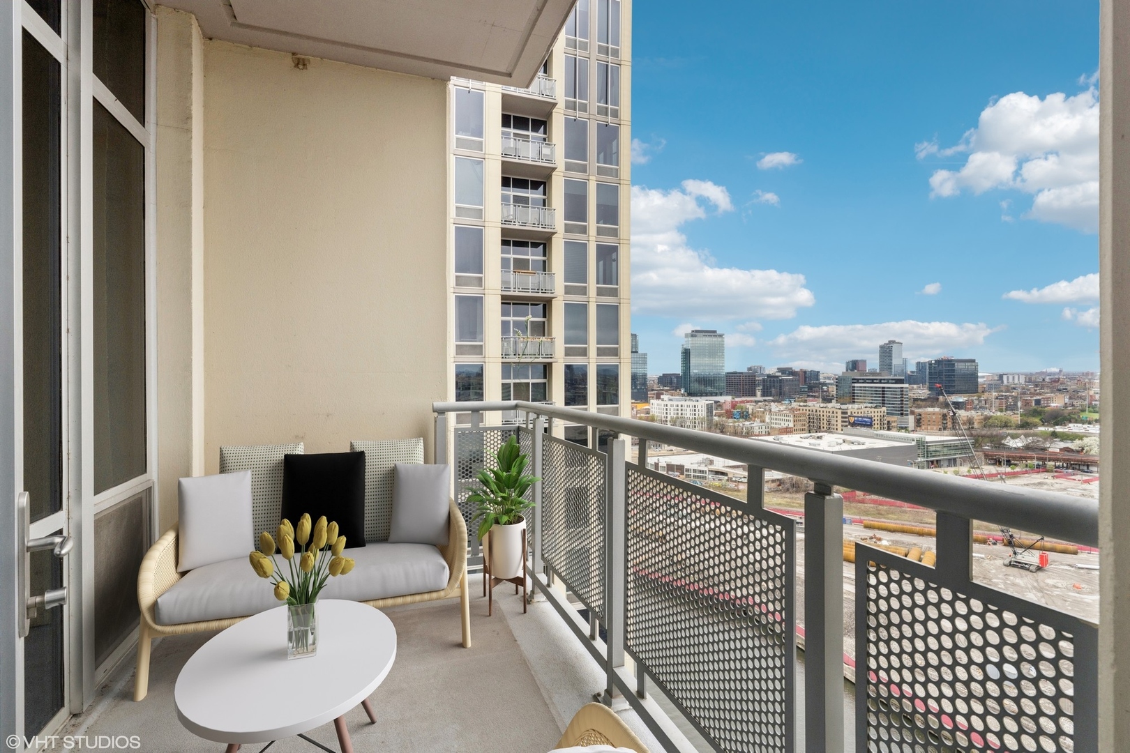 720 N Larrabee Street Unit: 1609
