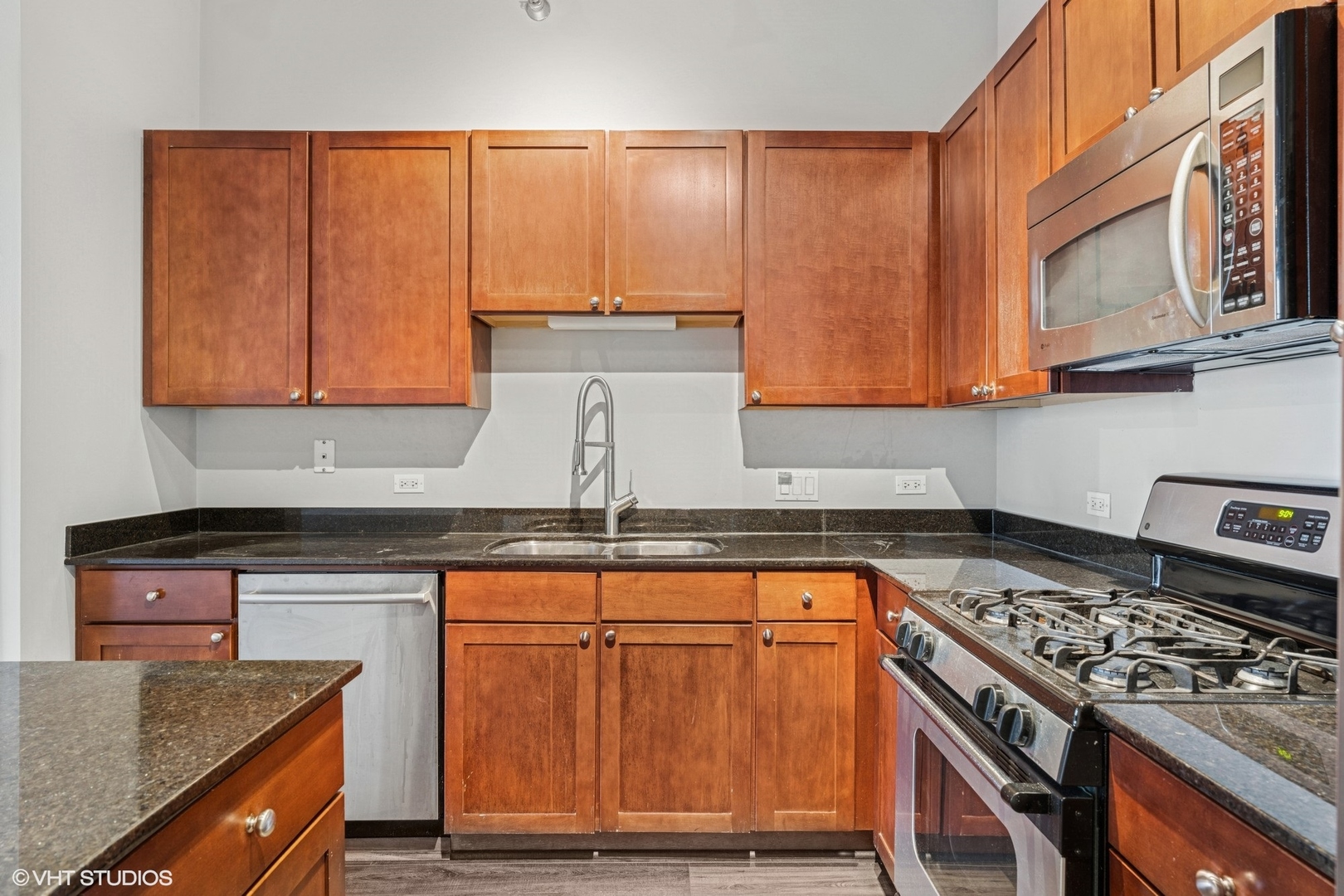 720 N Larrabee Street Unit: 1609
