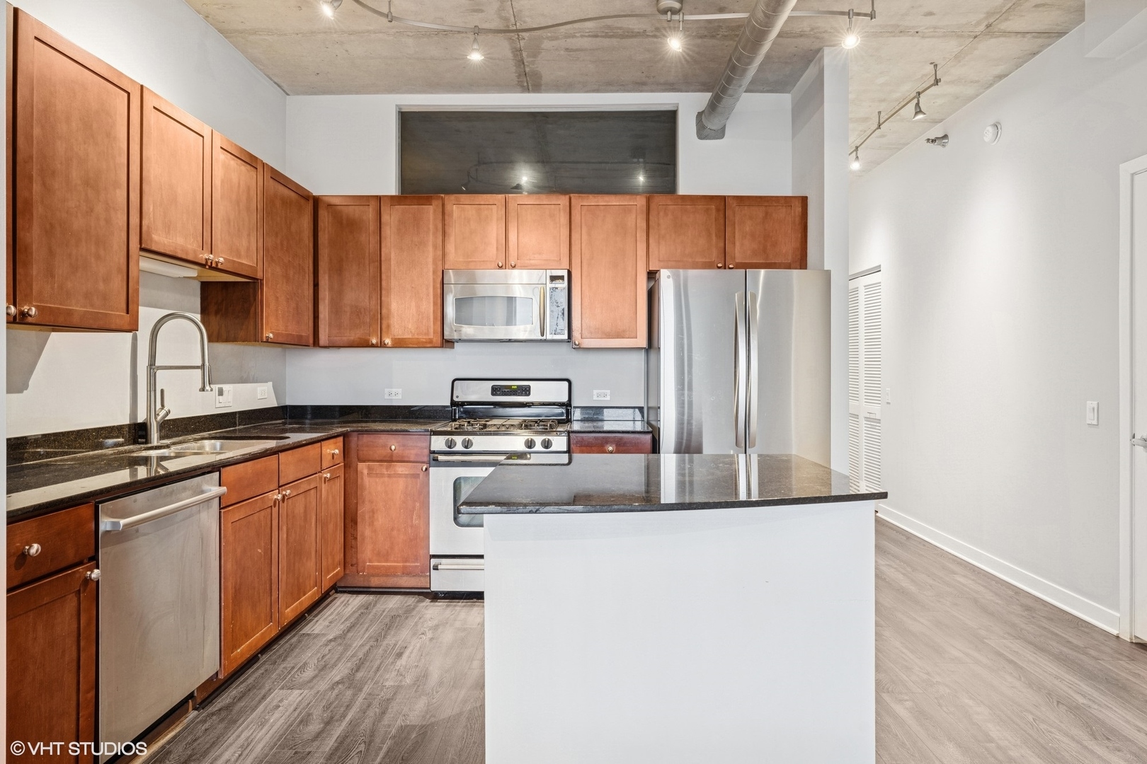 720 N Larrabee Street Unit: 1609