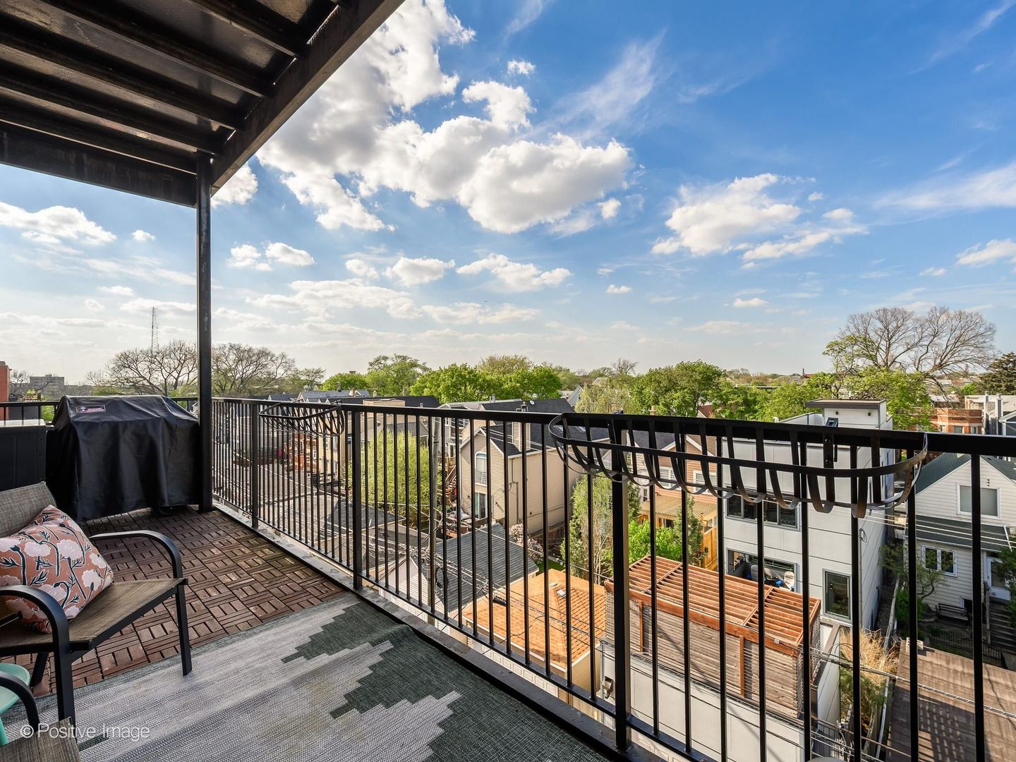 2222 W Belmont Avenue Unit: 404