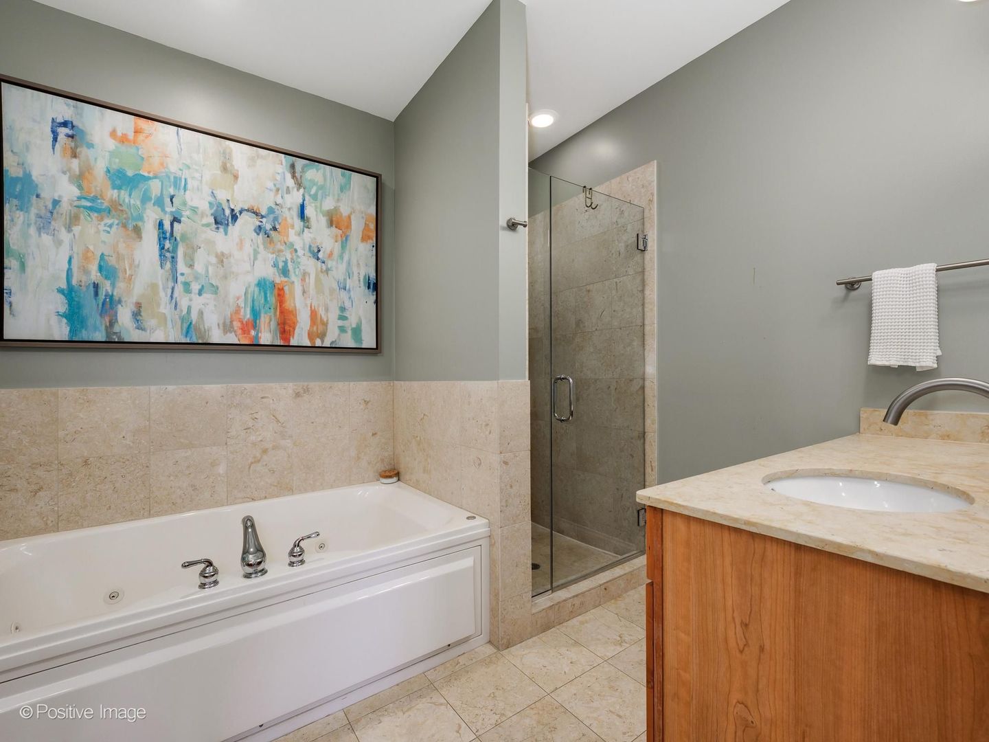 2222 W Belmont Avenue Unit: 404