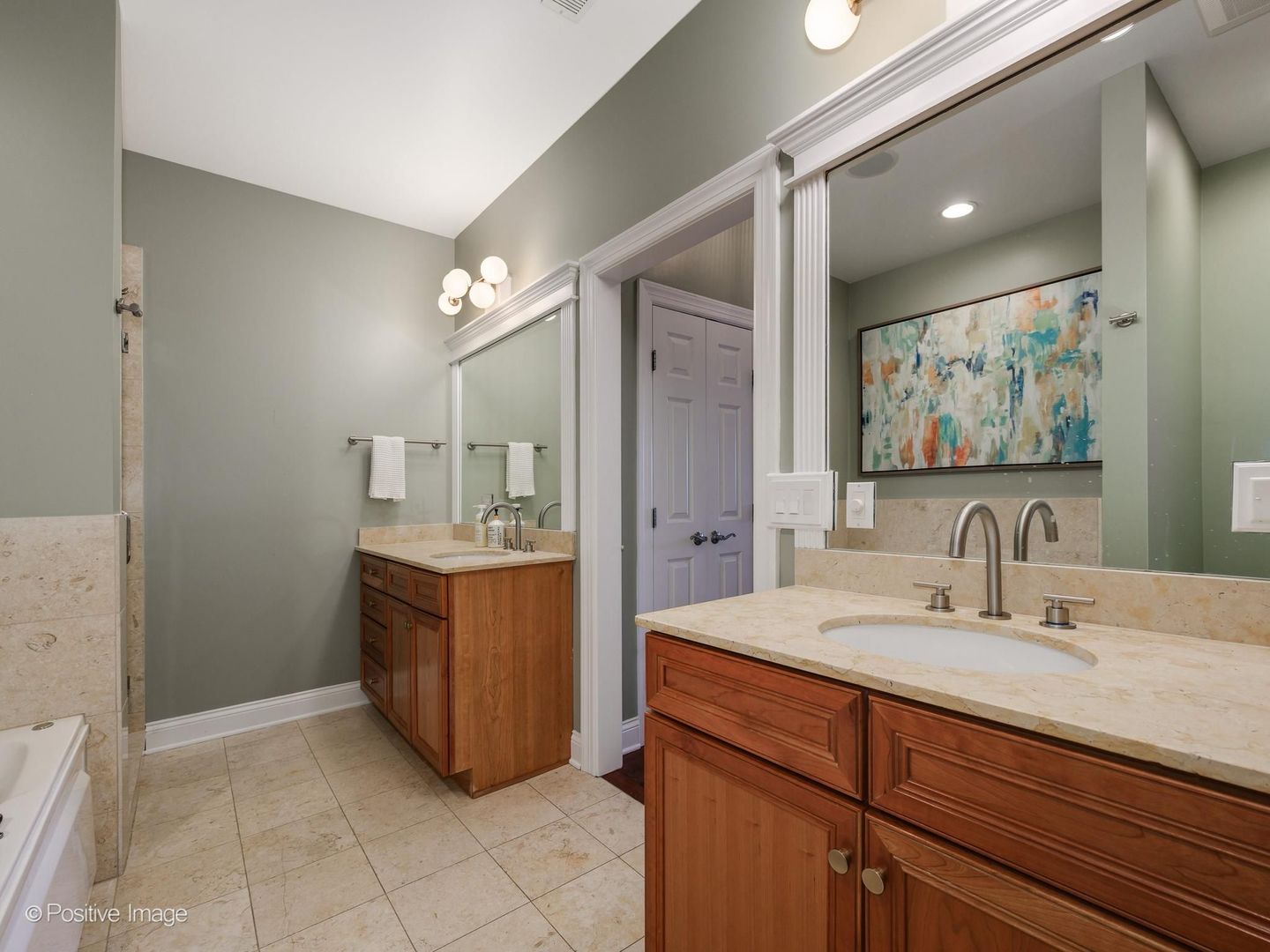 2222 W Belmont Avenue Unit: 404