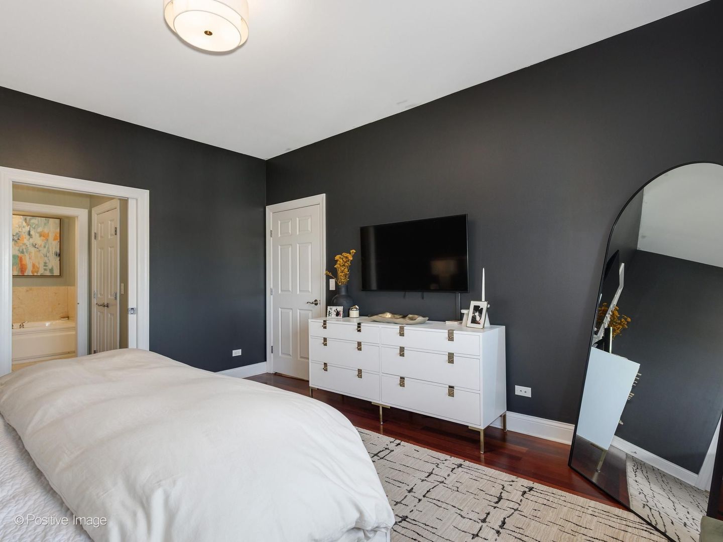 2222 W Belmont Avenue Unit: 404